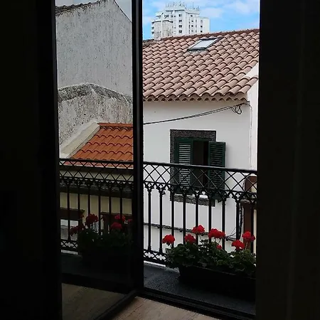 Innature Πόντα Ντελγκάντα